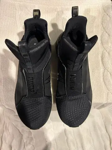 블랙 하이컷 스니커즈