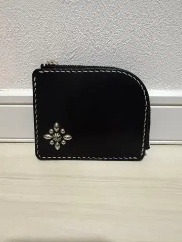 블랙 가죽 코인 케이스 장식 포함