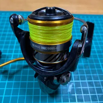 다이와 REVROS LT 2500S-H 스피닝 릴