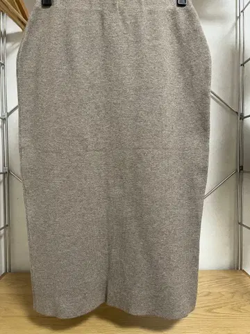 Spick&Span 스픽앤스팬 밀라노 리브 타이트 스커트 베이지