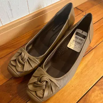 GOLDEN FOOT 펌프스 24