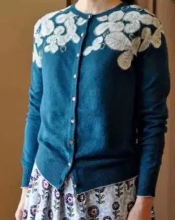 미나 페르호넨 가디건 새상품급