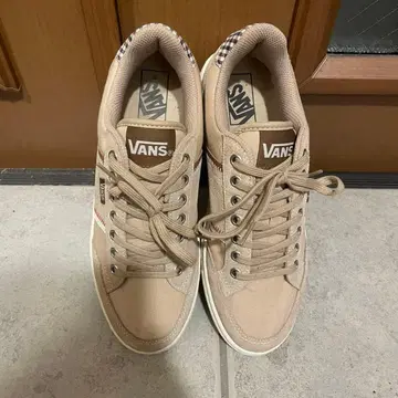 VANS 베이지 캐주얼 스니커즈