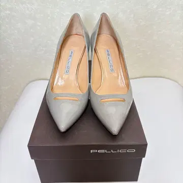 PELLICO 펠리코 펌프스 그레이 컷아웃 에나멜 23 신발