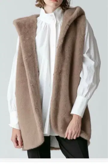 allureville 베이지 후드 부착 퍼 베스트