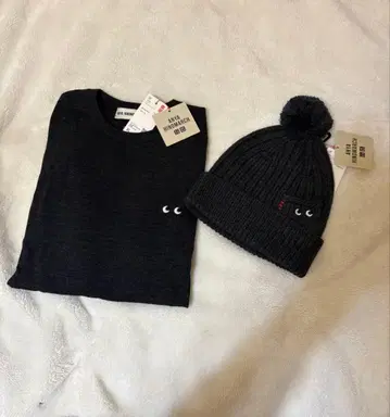 유니클로 안야 힌드마치 스웨터 니트 모자