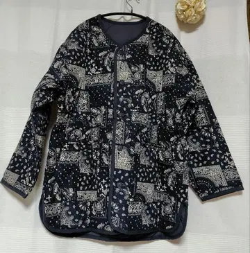 택 포함 미사용품 리버서블 반다나 패턴 네이비 퀼팅 자켓