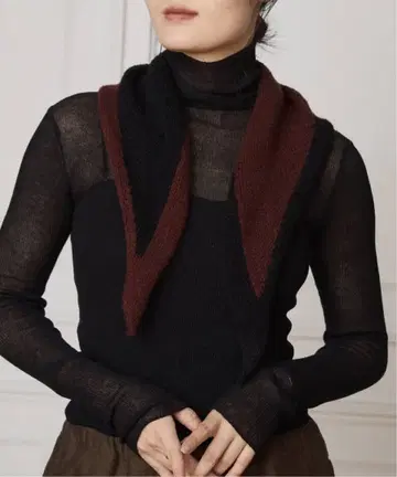 이번 시즌 새상품 이에나 러브루 babaco 트라이앵글 스카프