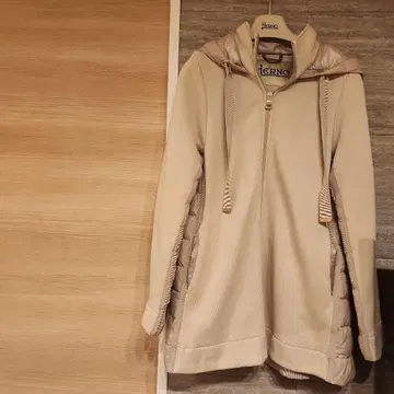 Herno 후드 부착 베이지 다운 자켓