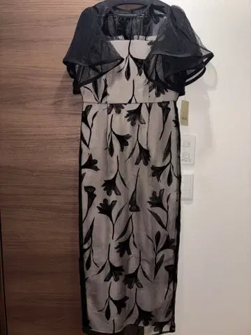 꽃무늬 맥시 드레스 소매 프릴