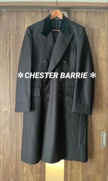 CHESTER BARRIE 더블 브레스트 체스터 코트 블랙