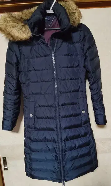 퍼 포함 네이비 미디 기장 다운 자켓