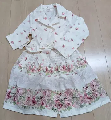 L'ESTROSE 새상품 로즈 패턴 레인코트 M