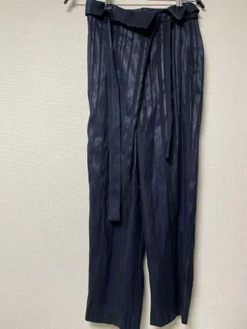 투모로우랜드 팬츠