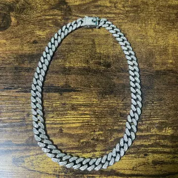 실버 체인 목걸이