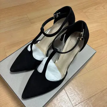 NUMBER TWENTY-ONE 블랙 하이힐