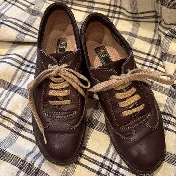 DAKS 다크 브라운 가죽 스니커즈 22.5cm