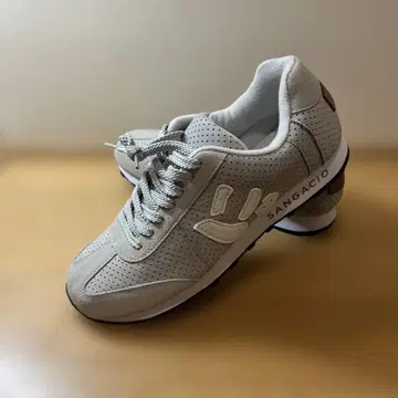 SANGACIO 그레이 스웨이드 스니커즈