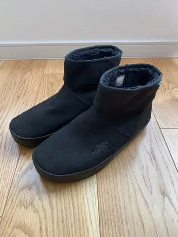 THE NORTH FACE 블랙 어그 부츠