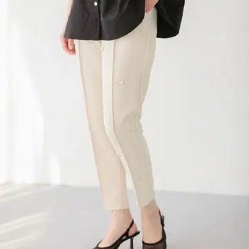 fitmore 핏모어 하트 모티브 테이퍼드 팬츠 아이보리 M