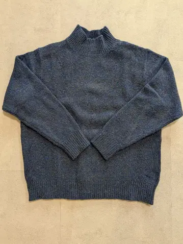 UNIQLO JW 앤더슨 수플레얀 모크넥 스웨터