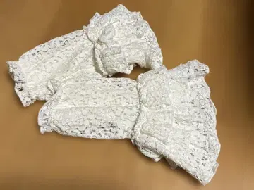 레이스 소재 화이트 프릴 달린 덧옷 소매