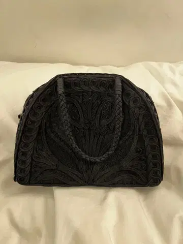 마메쿠로구치 코드 자수 백