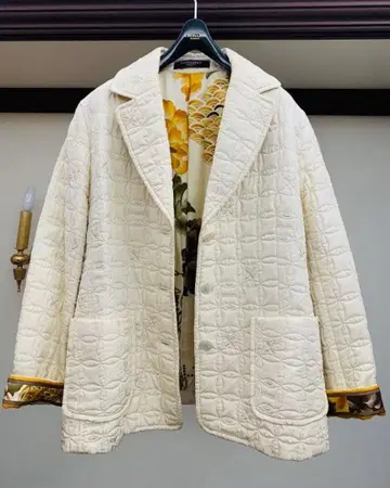 [새상품급] 레오나르, 버튼이 멋진! 꽃 패턴 퀼팅 자켓 코트