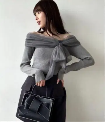 FRAY I.D 프레이아이디 튤콤비 오프숄더 니트 그레이