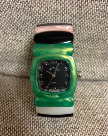 Time Will Tell 손목시계