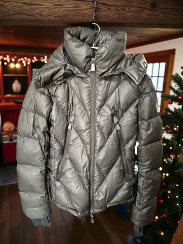 MONCLER 블랙 다운 자켓