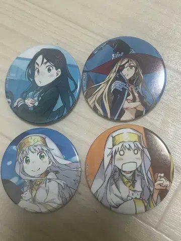 어떤 캔뱃지 4점