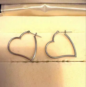 10금 귀걸이 하트 화이트 골드 오픈 하트 후프 귀걸이