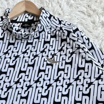 새상품급/6/XL 우노피우노우과레토레 모크넥 긴팔 올 로고 무늬