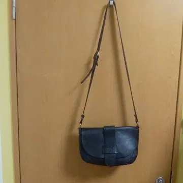 일비종떼 플랩 숄더백