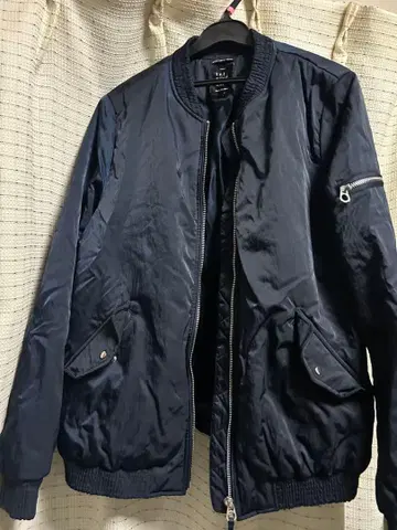 ZARA 네이비 MA-1 스타일 자켓