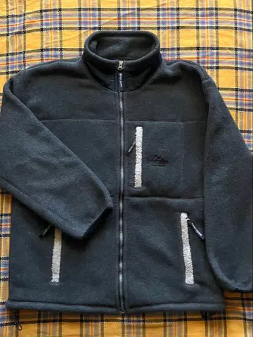 FIRST DOWNthe basic 보아 안감 절개 디자인 플리스 자켓