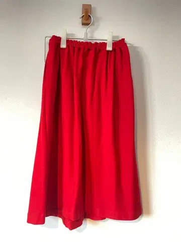 ebony Ivory 스커트