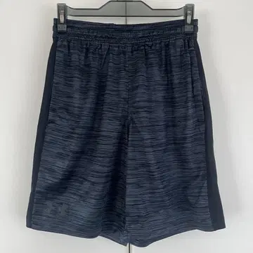 언더 아머 다크 그레이 숏팬츠