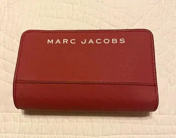 새상품급 MARC JACOBS 이단 접이식 지갑 레드