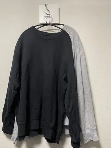 유니클로 스웨트 셔츠 2세트 (낱개 판매 불가)