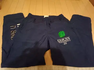 GUESS 네이비 나일론 팬츠