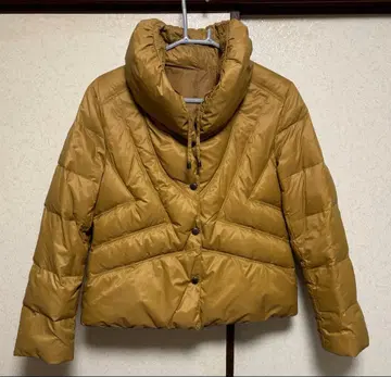 머스타드 색상 다운 자켓