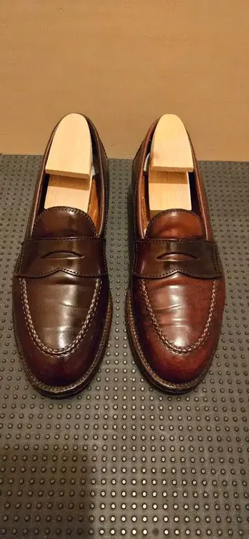 Alden x San Francisco Market 코드 로퍼