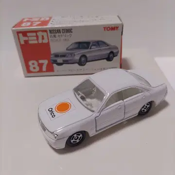 토미카 87-4 닛산 세드릭 1/64 화이트