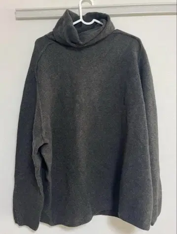 프리미엄 라무 터틀넥 스웨터 / uniqlo u