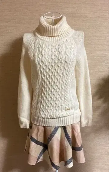 새상품급 BLUE LABEL CRESTBRIDGE 원피스 절개 M