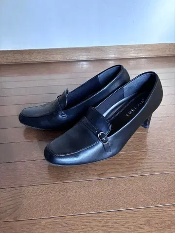 THEORIA 블랙 하이힐 펌프스