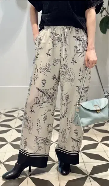 새상품급 TOMORROWLAND collection 프로방스 프린트 팬츠