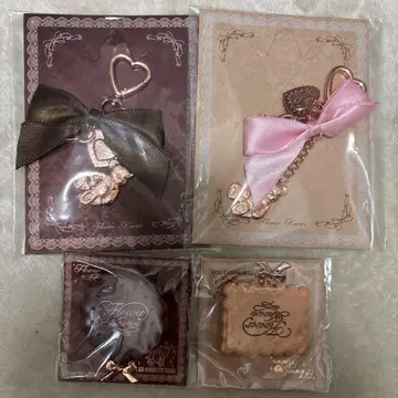 Flower Knows 스위티 베어 컬렉션 키링 핀셋